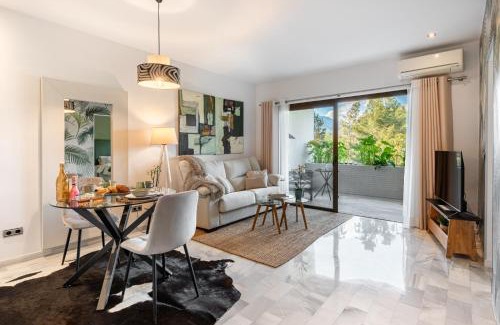 Marbella Apartment | Luxurious Apartment in 5-Star Hotel del Golf