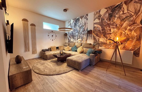 Sythen Apartment | Luxurious Chris 2 vacation apartment - Stylish comfort with a lovely ambience