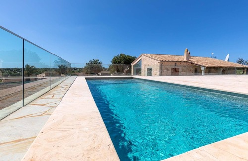 Es Llombards House | luxurious converted farmhouse with pool, quiet location