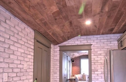 St. Charles House | Luxurious couples retreat just steps from Historic Main Street in St. Charles!