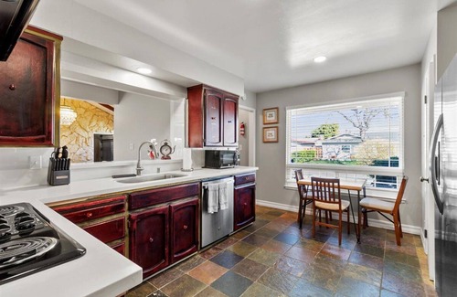 Valley View - Reed House | Luxurious & cozy Large 4 BR 2BA Home with Swimming POOL- San Jose Cambrian area