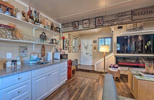 Lodi Apartment | Luxurious Downtown Lodi Apartment in Wine Country!