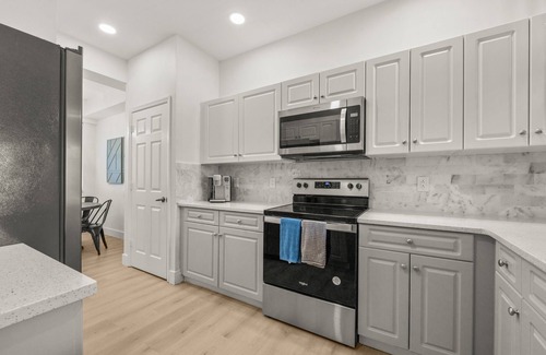 Naples Condo | Luxurious Golf Condo W/Resort Pool and Amenities!n