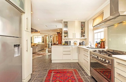 Stellenbosch House | Luxurious Golf Estate Living