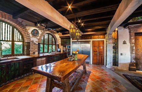 Ursulo Galvan Villa | LUXURIOUS "HACIENDA ANTIGUA" - FEATURED ON TRAVEL SHOW, 'A SENSE OF PLACE'