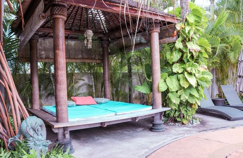 Portlock Villa | Luxurious Hawaiian Villa Oasis