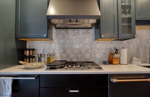 Rapid City House | Luxurious Historic Home - The Barney House