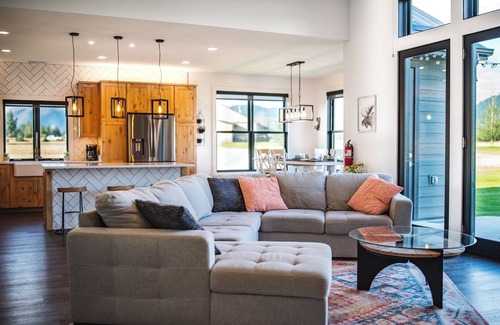 Red Lodge House | Luxurious Home in Red Lodge MT, Golf Course Retreat with Stunning Mountain Views