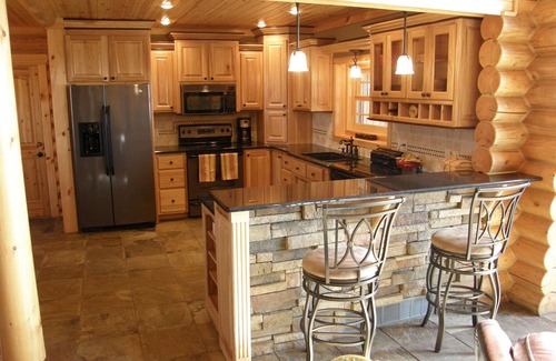 Garrison Cabin | Luxurious Log Home with Mille Lacs Lake Sunrise Views