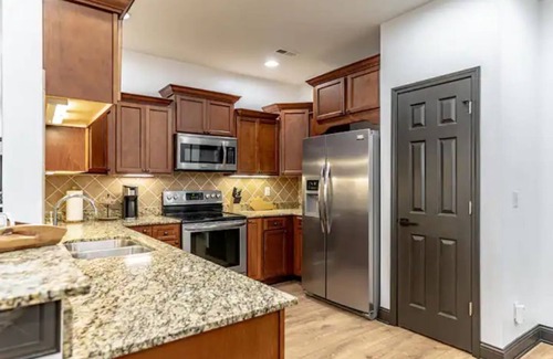 Elizabethtown House | ✸ Luxurious, Modern 3 BR only 1.8mi from Etown Sports Park ✸