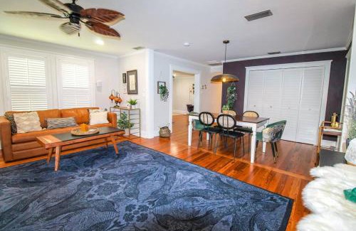 St. Augustine House | Luxurious Moody Manor Estate close to Downtown and the Beach!