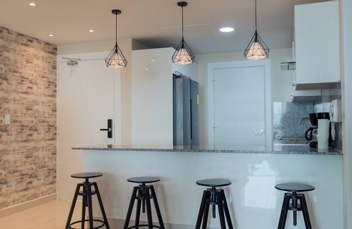 Villas Del Mar Condo | Luxurious Ocean Front 19th Floor 3 Bed Apartment