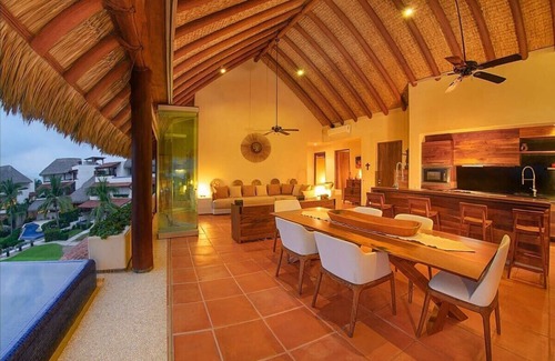 Ixtapa - Zihuatanejo Villa | Luxurious Oceanview Penthouse in Playa Blanca