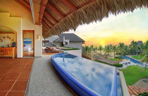 Ixtapa - Zihuatanejo Villa | Luxurious Oceanview Penthouse in Playa Blanca
