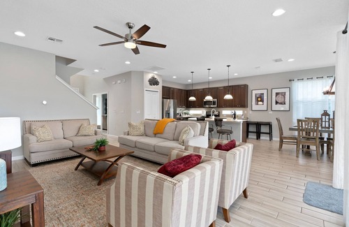 Kissimmee House | Luxurious Orlando Kissimmee Mansion for Work Remote or Family Gatherings