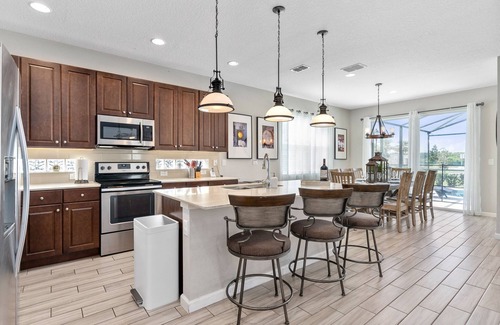 Kissimmee House | Luxurious Orlando Kissimmee Mansion for Work Remote or Family Gatherings