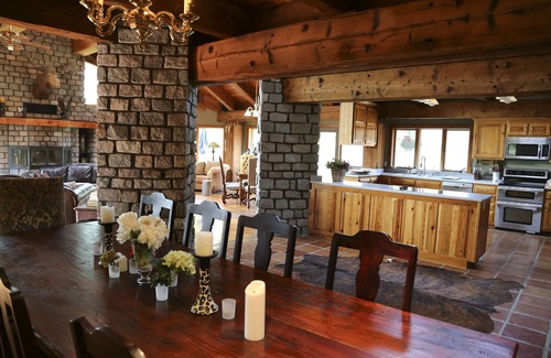 Elizabeth House | LUXURIOUS RANCH, 360 VIEWS, NEAR GALENA TER., 300 ACRES, TRAILS, PONDS, ANIMALS