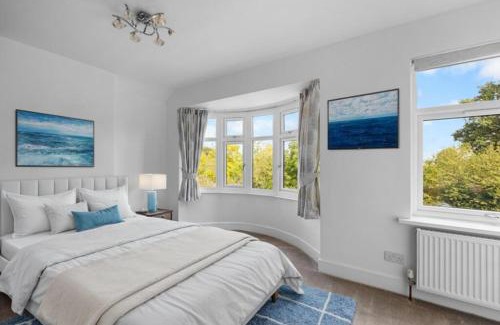 Lutterworth Apartment | Luxurious Relaxing 5 Bed House for great comfort