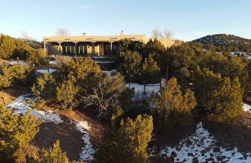 La Tierra House | Luxurious Retreat - Incredible Views - 12 Acres - Monthly - Please Inquire