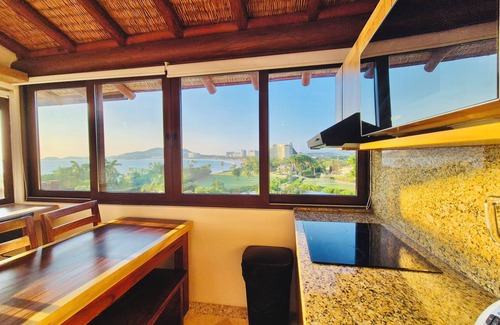 Ixtapa Resort | Luxurious Seafront Residence with Private Jacuzzi and Incredible View!