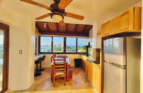 Ixtapa Resort | Luxurious Seafront Residence with Private Jacuzzi and Incredible View!