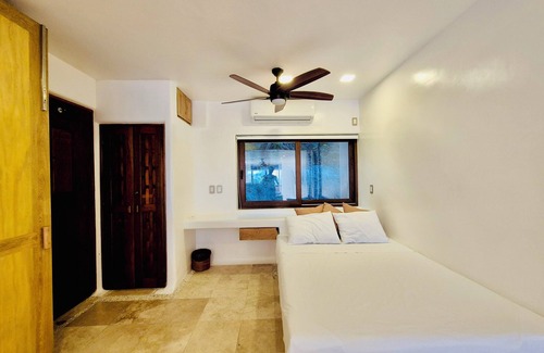 Ixtapa Resort | Luxurious Seafront Residence with Private Jacuzzi and Incredible View!