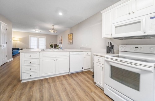 Martinez House | Luxurious Townhouse in a Gated Community