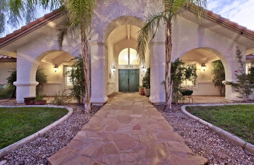 Canyon Gate House | Luxurious Vegas Retreat: 4BR Paradise with Pool & Game Room for Large Groups