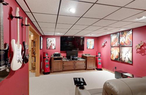 Arkdale House | Luxurious Wooded Retreat