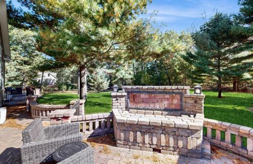 Arkdale House | Luxurious Wooded Retreat