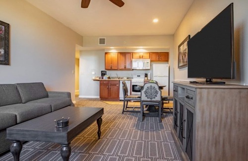 Las Vegas Hotel | Luxurious Wyndham Grand Desert, 1 Bedroom Suite