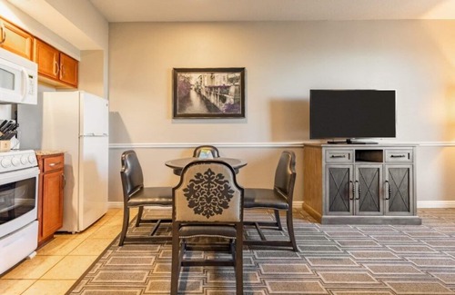 Las Vegas Hotel | Luxurious Wyndham Grand Desert, 1 Bedroom Suite