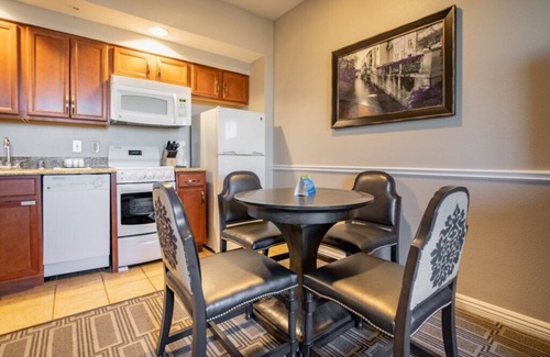 Las Vegas Hotel | Luxurious Wyndham Grand Desert, 1 Bedroom Suite