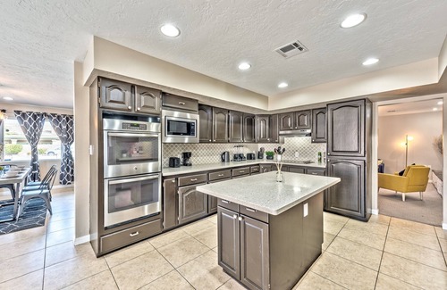 Enterprise Villa | LUXURY 0.5 acre 3300sqf 1 story very large pool and backyard