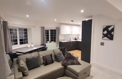 Wainscot Apartment | Luxury 1 Bed Apartment In The Centre Of Rochester