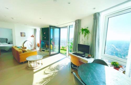 Barking Apartment | Luxury 1-Bedroom Apt with Stunning London Views