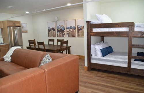 Wilmington Apartment | Luxury 1 Bedroom Lodge Unit 301