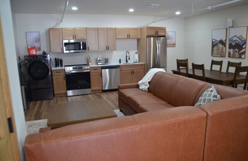 Wilmington Apartment | Luxury 1 Bedroom Lodge Unit 301