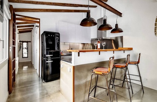 Malasana Apartment | Luxury 1 bedroom penthouse with large private terrace, views of Madrid/WIFI