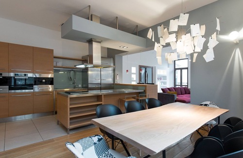 Stradom Apartment | Luxury 1830 square feet Old Town apartment -3 bedrooms, 2 bathrooms, A/C, Wi-Fi