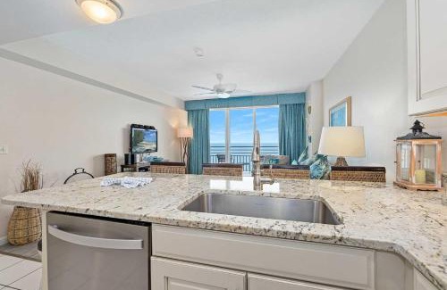 Brush - Stewarts House | Luxury 18th Floor 1 BR Condo Direct Oceanfront Beach Resort Villa