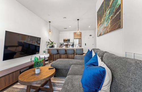 Everett Apartment | Luxury 1BR near Boston 3019