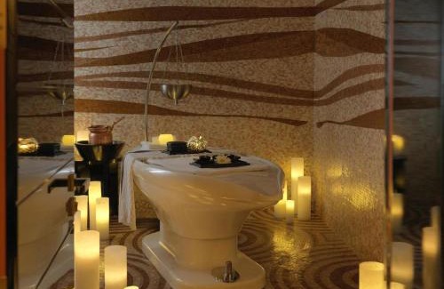 Downtown Dubai Apartment | Luxury 1BR With Burj Khalifa View in a 5 star Hotel Facilities - 5 min walk to Dubai Mall