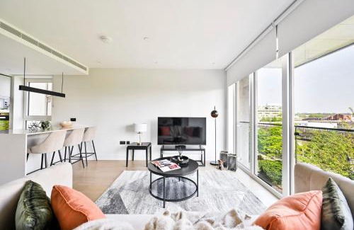 Shepherd's Bush Apartment | Luxury 2-Bed 2-Bath Apartment -White City Living -Steps To Tube