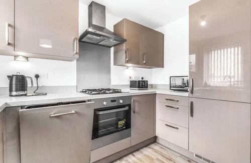 Gosforth House | Luxury 2 Bed House City Centre ✘ BBQ & GARDEN ☆ FAMILY FRIENDLY → FREE PARKING