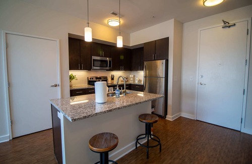 Grandview Heights Apartment | Luxury 2 Bed with a loft