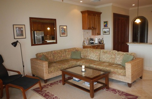 Antoneys Cay Condo | Luxury 2 Bedroom, 2.5 Bath Dream Rental In West Bay