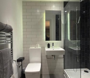 Docklands Apartment | Luxury 2 Bedroom 2 Bathroom Apartment by ExCeL & The 02, London