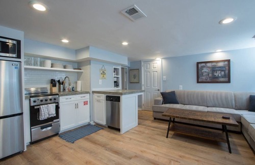 Brookland House | Luxury 2 bedroom apartment w/free parking