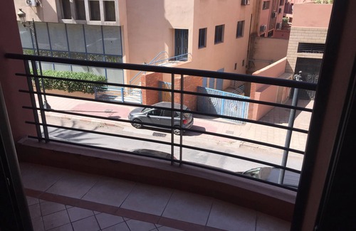 Medina Apartment | Luxury 2 Bedroom Apartment, Just Across The Road Fom the Plaza area